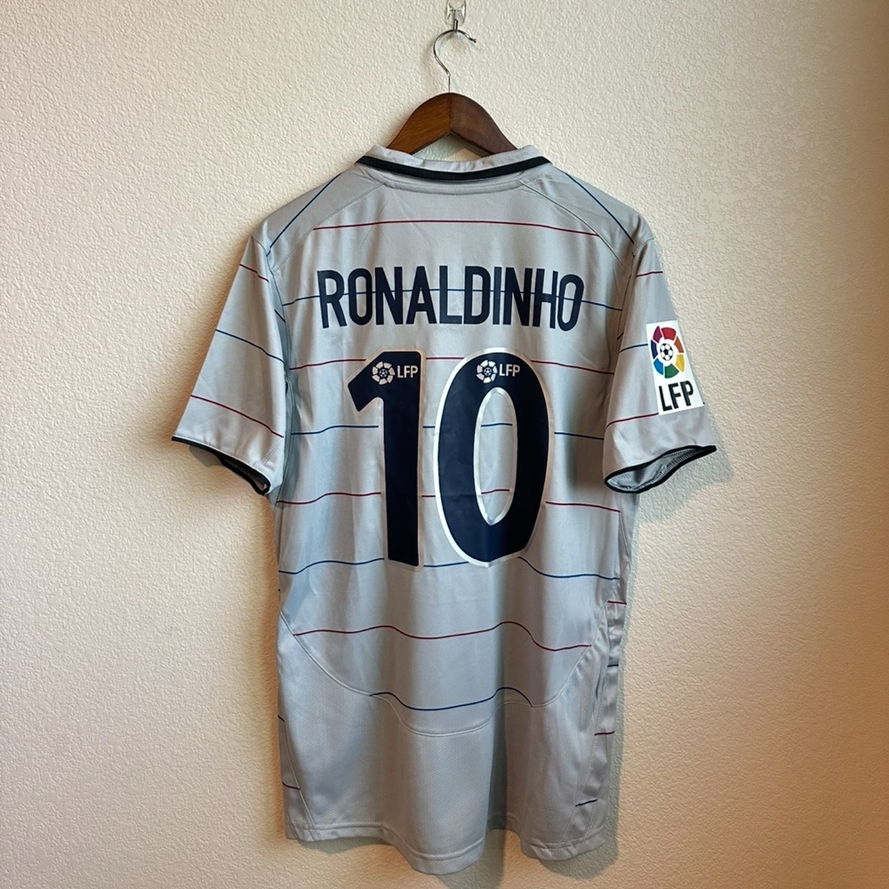 FC Barcelona 2003/04 Away Jersey - Ronaldinho - La Liga Patch